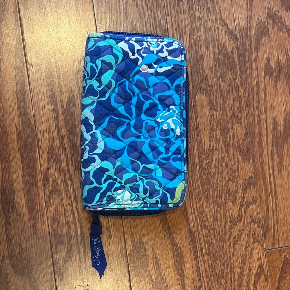 Vera Bradley Wallet EXCELLENT USED CONDITION